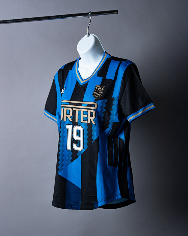 The Intersection of Fashion and Function: When Sportswear Becomes Streetwear